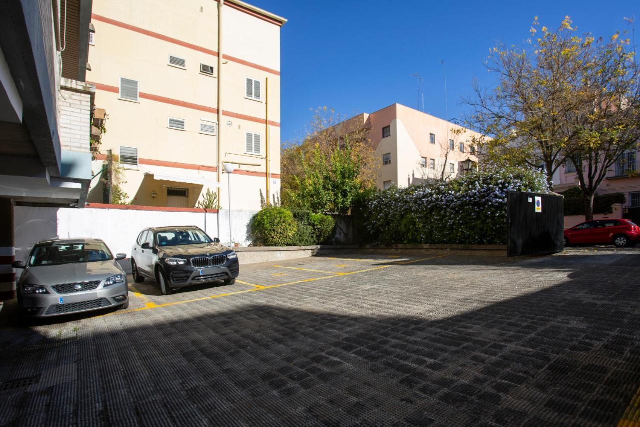 Borbolla Sevilla Urban - Parking Buitenkant foto