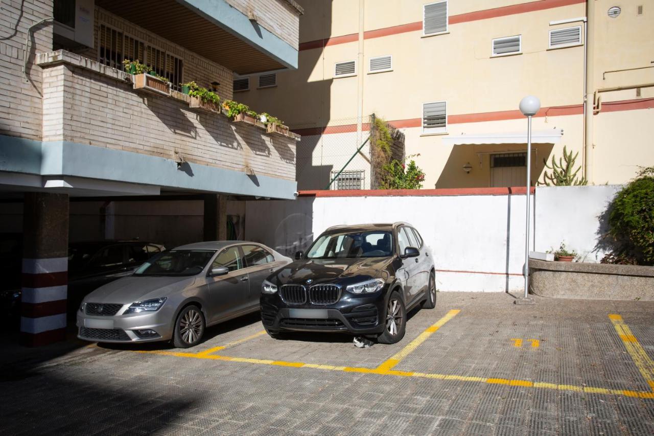 Borbolla Sevilla Urban - Parking Buitenkant foto