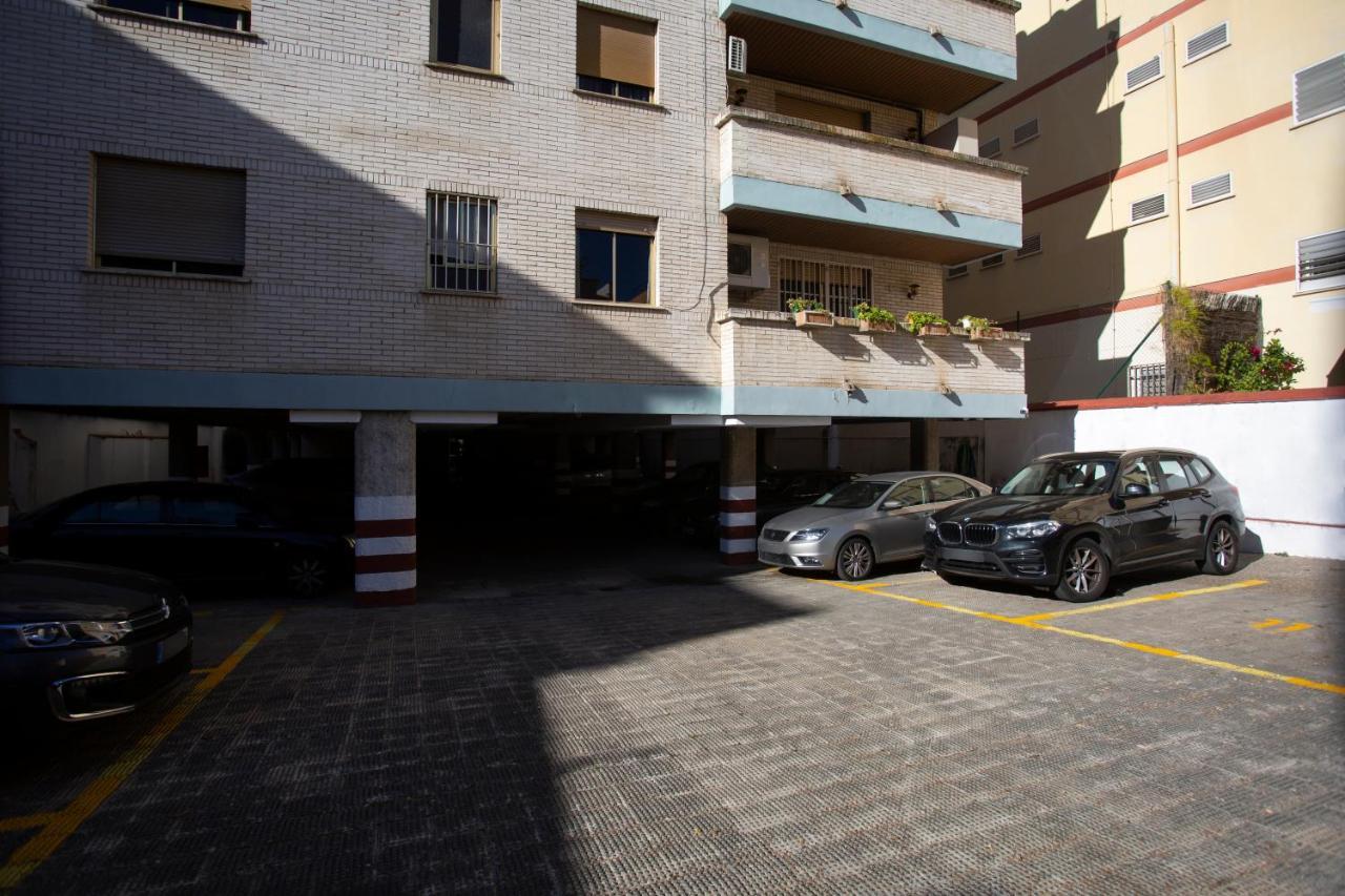 Borbolla Sevilla Urban - Parking Buitenkant foto