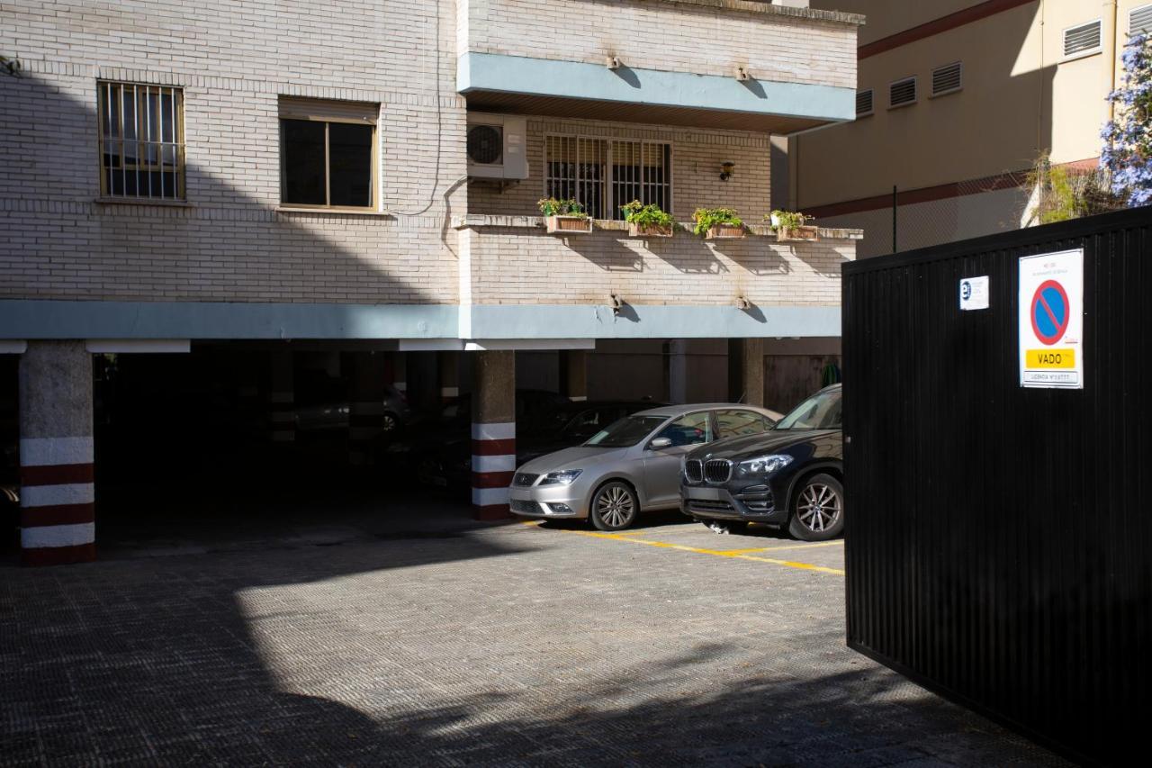 Borbolla Sevilla Urban - Parking Buitenkant foto